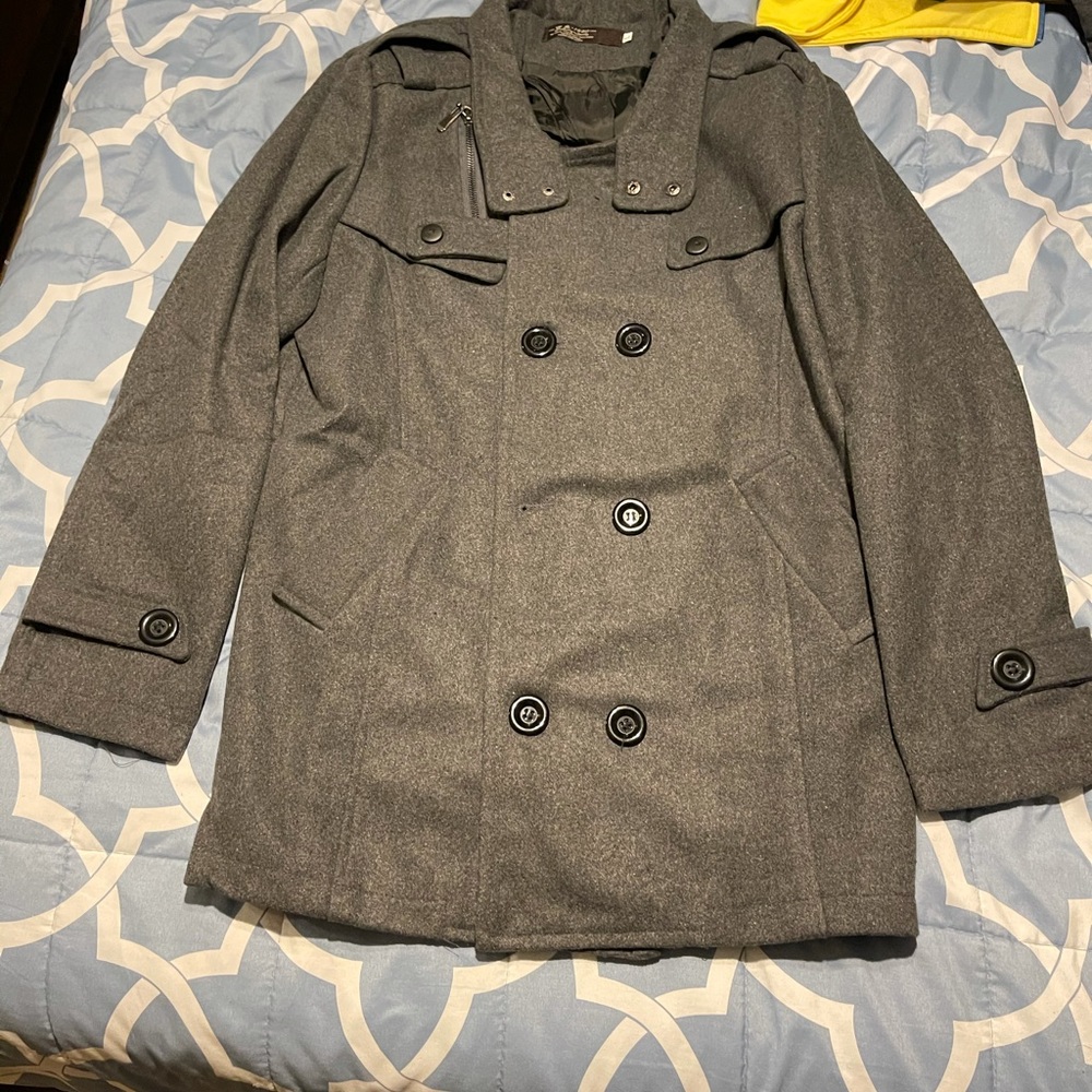 Men’s Trench Coat Brand new with tags. Size Large
